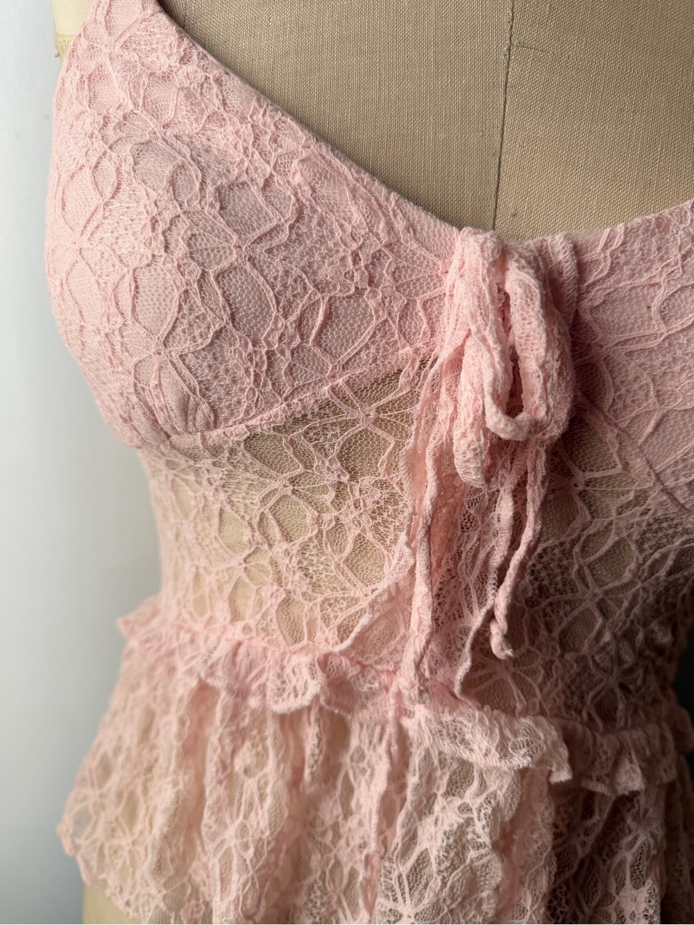 HOLLISTER RUFFLE LACE CAMI *NWT - Picture 3 of 9